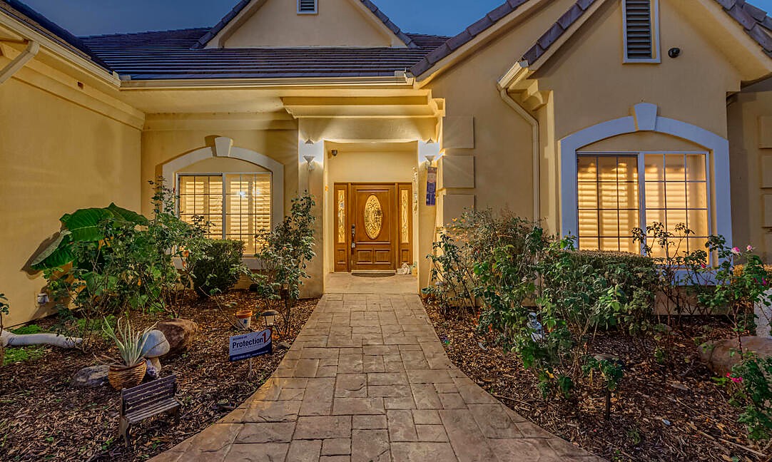 Temecula vineyard ridge estate sold by Josh Reef